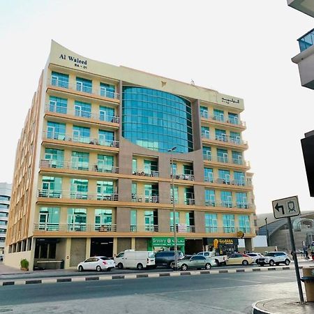 Ladies Only-Anaruby Backpackers - Metro Station Mashreq Дубай Екстериор снимка