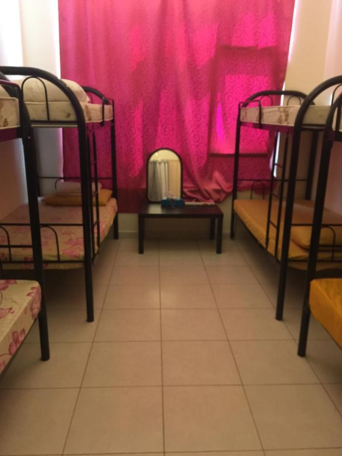 Ladies Only-Anaruby Backpackers - Metro Station Mashreq Дубай Екстериор снимка